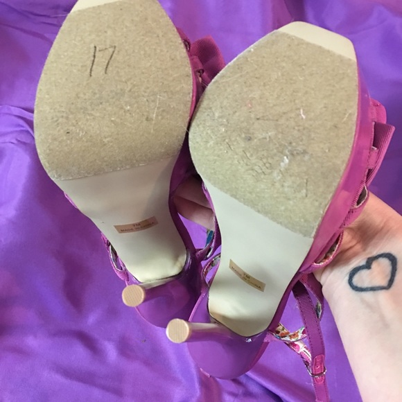 Penny Loves Kenny Heels - Picture 3 of 4